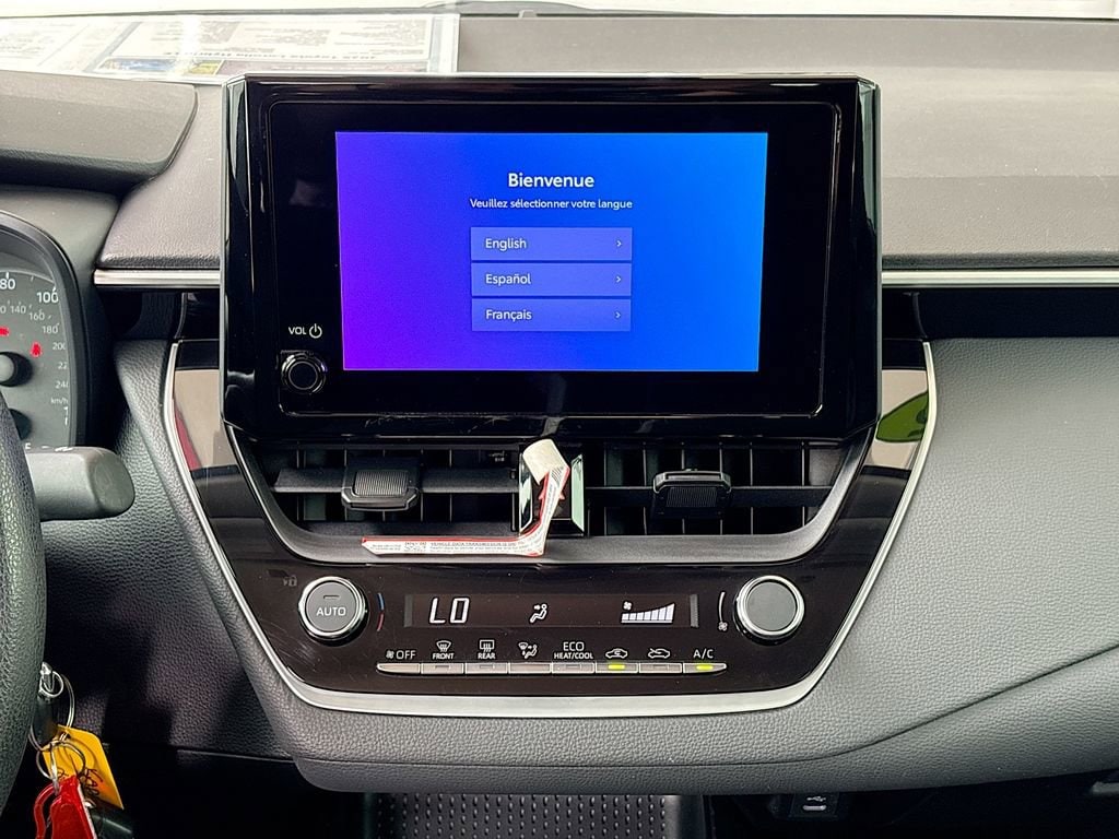2025 Toyota Corolla LE - Photo 14