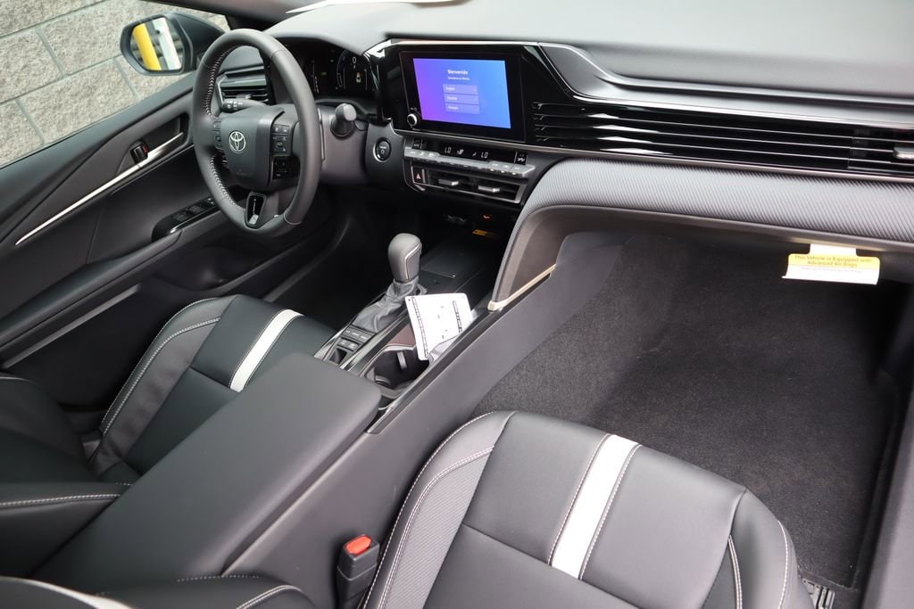 2026 Toyota Camry SE - Photo 17