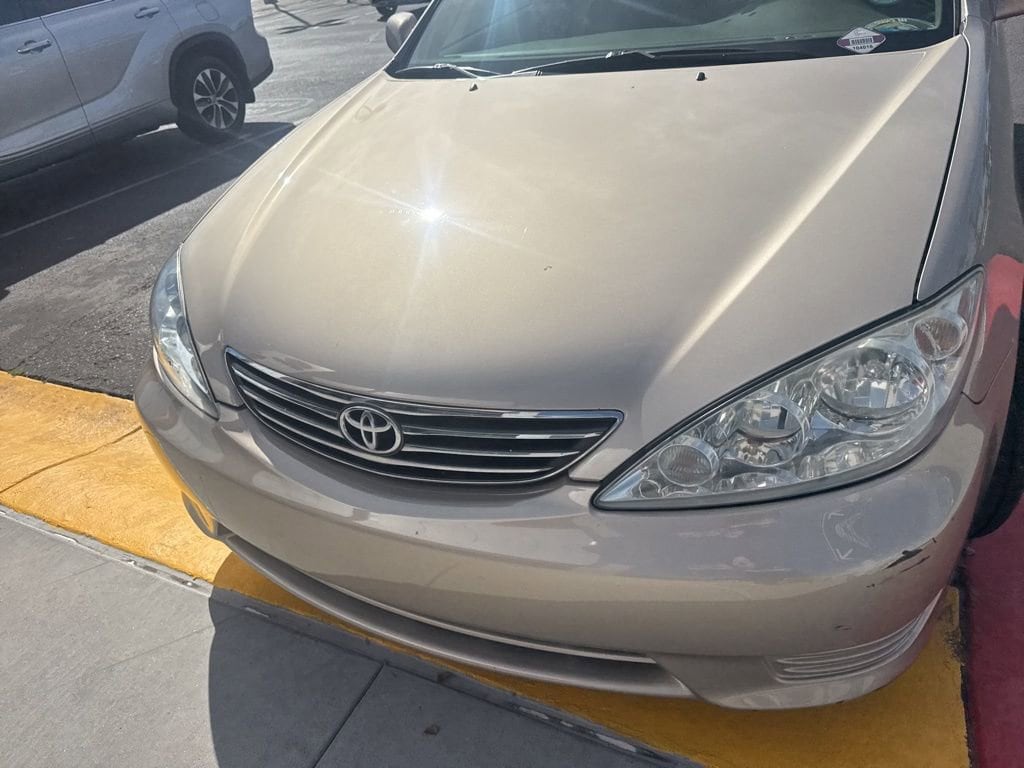 Used 2005 Toyota Camry LE with VIN 4T1BE30K45U541366 for sale in Surprise, AZ