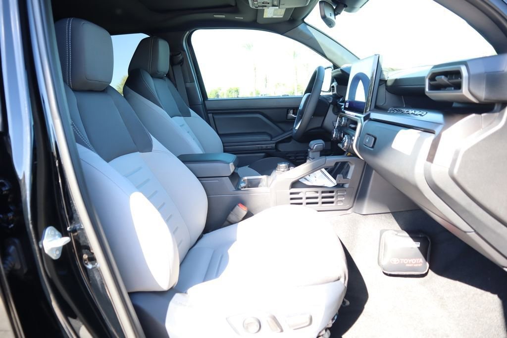 2025 Toyota Tacoma TRD Off Road - Photo 19