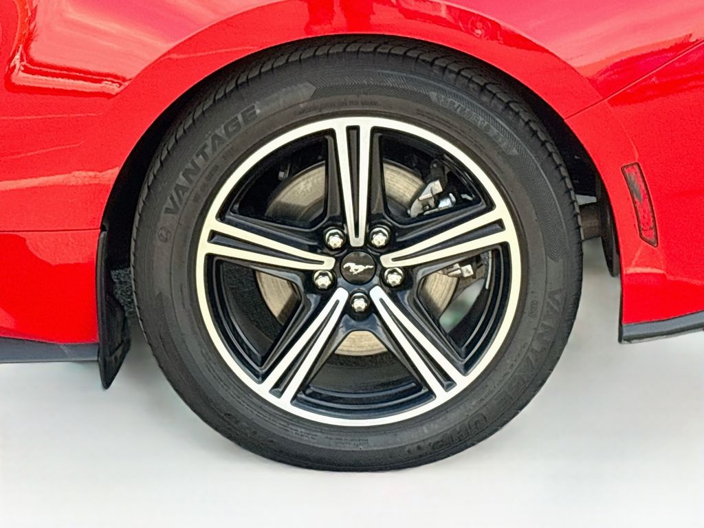 2024 Ford Mustang EcoBoost - Photo 28
