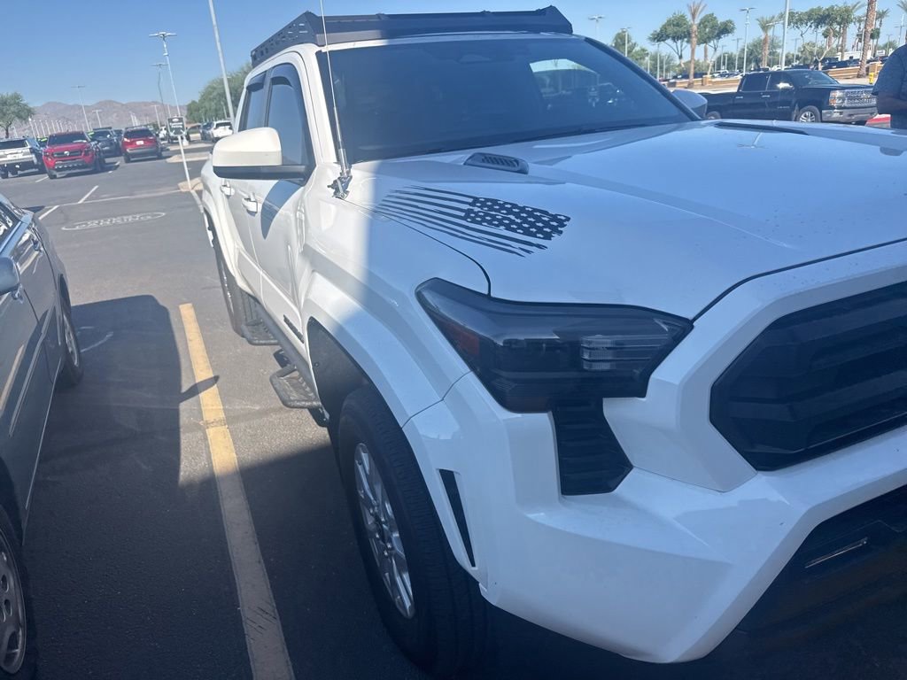 2024 Toyota Tacoma SR5 photo 2