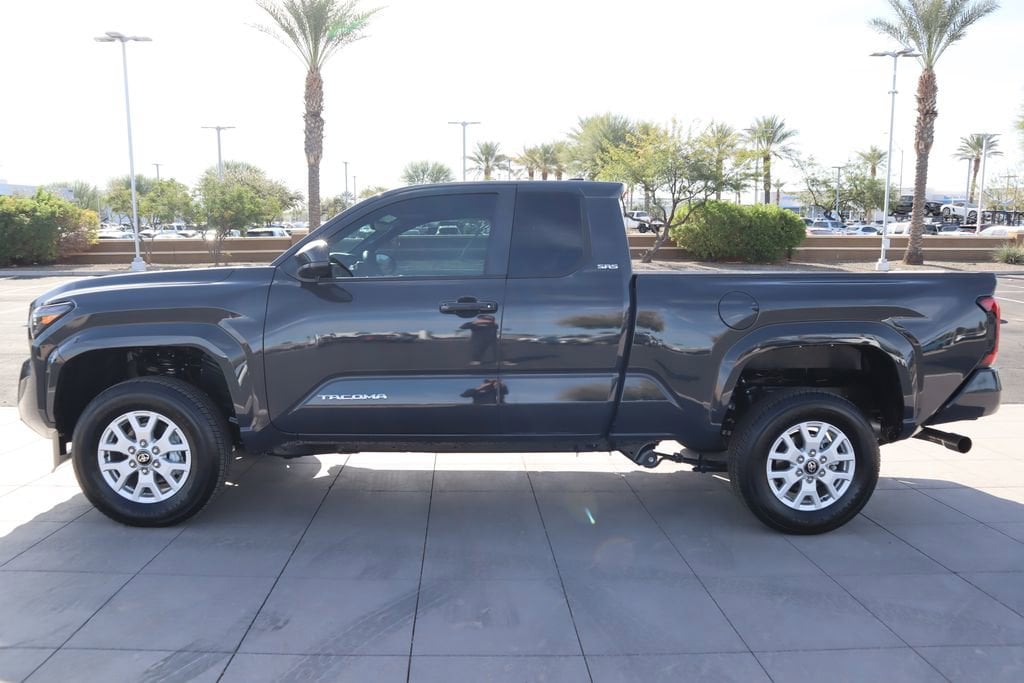 2026 Toyota Tacoma SR5 - Photo 8