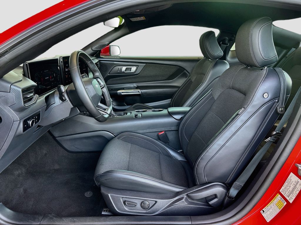 2024 Ford Mustang EcoBoost - Photo 18