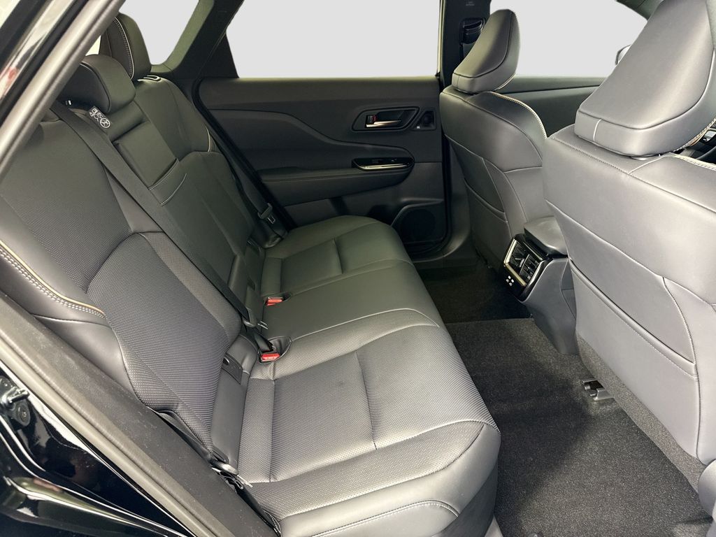 2025 Toyota Crown Signia Limited - Photo 21