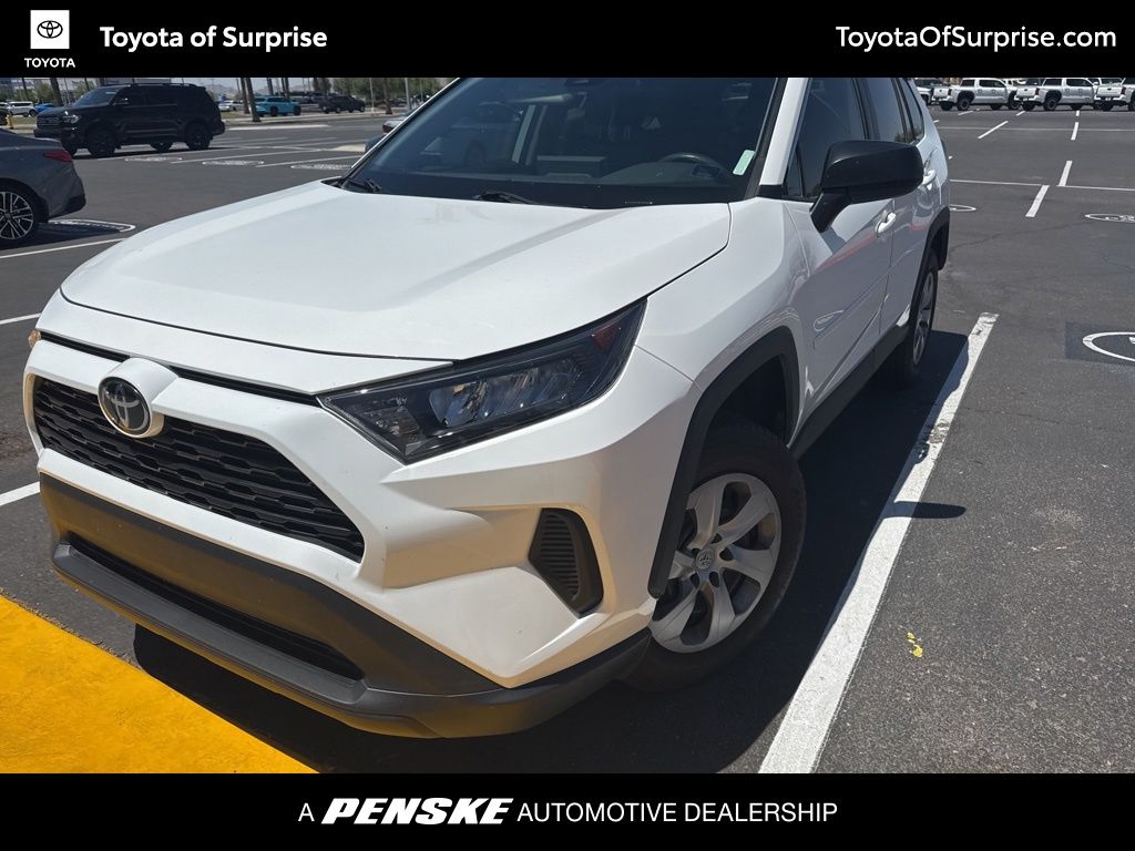 2022 Toyota RAV4 LE FWD's photo