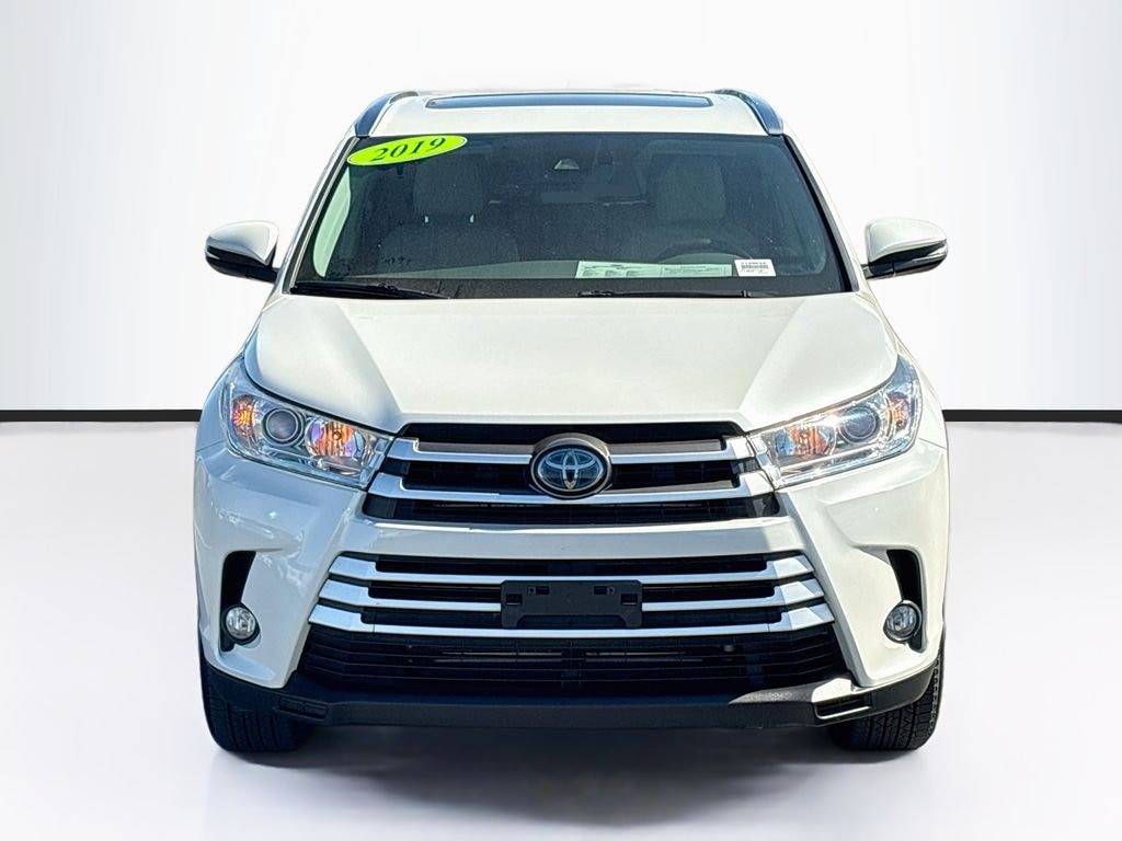 Used 2019 Toyota Highlander Hybrid XLE SUV