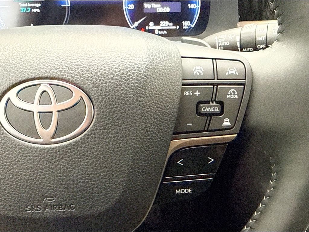 2025 Toyota Crown Signia Limited - Photo 12
