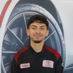 Staff member Ricardo Duarte from ID_725d1e50c42a