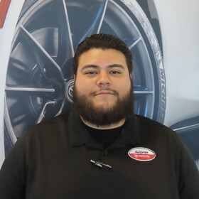 Staff member Eddie Luna, Jr. from ID_725d1e50c42a