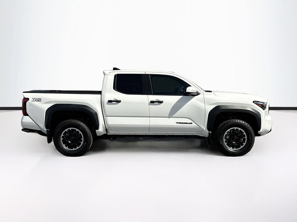2026 Toyota Tacoma TRD Off Road - Photo 4
