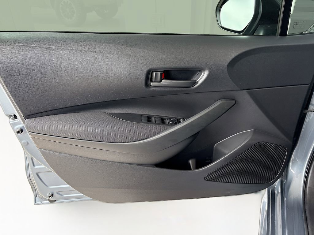 2025 Toyota Corolla LE - Photo 23