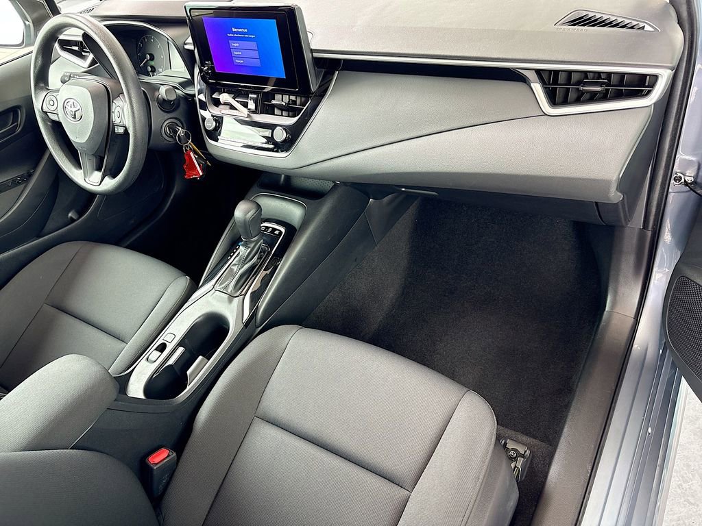 2025 Toyota Corolla LE - Photo 17
