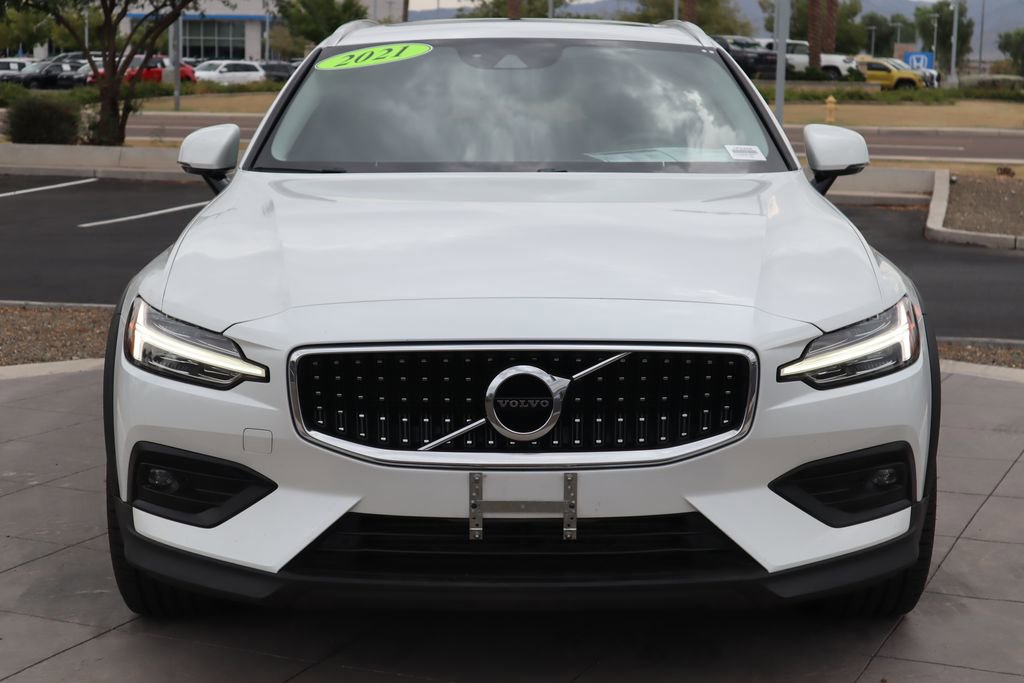 2021 Volvo V60 Cross Country T5 photo 2