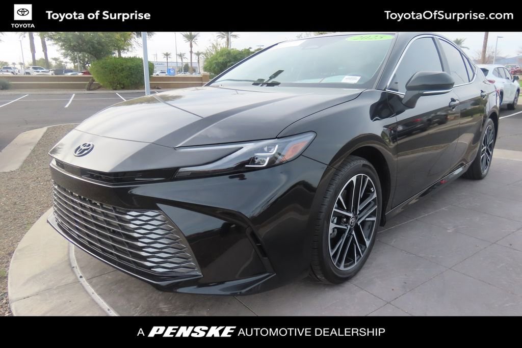 2025 Toyota Camry XLE's photo