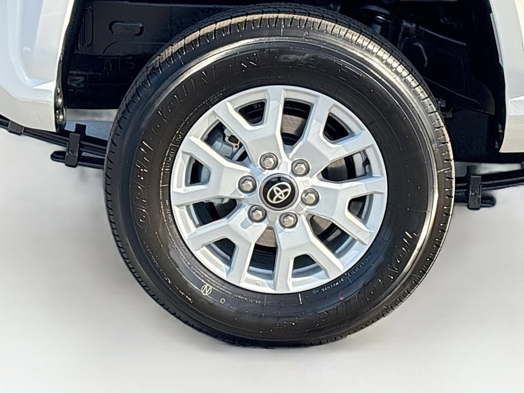 2026 Toyota Tacoma SR5 - Photo 26