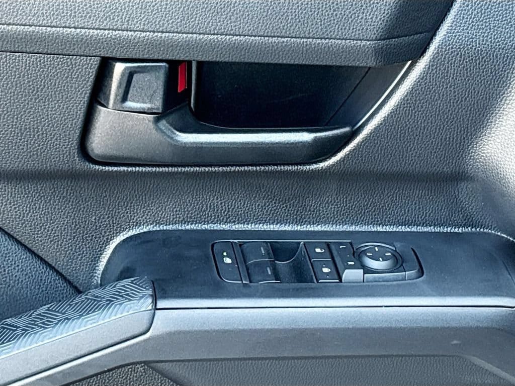 2026 Toyota Tacoma SR5 - Photo 21
