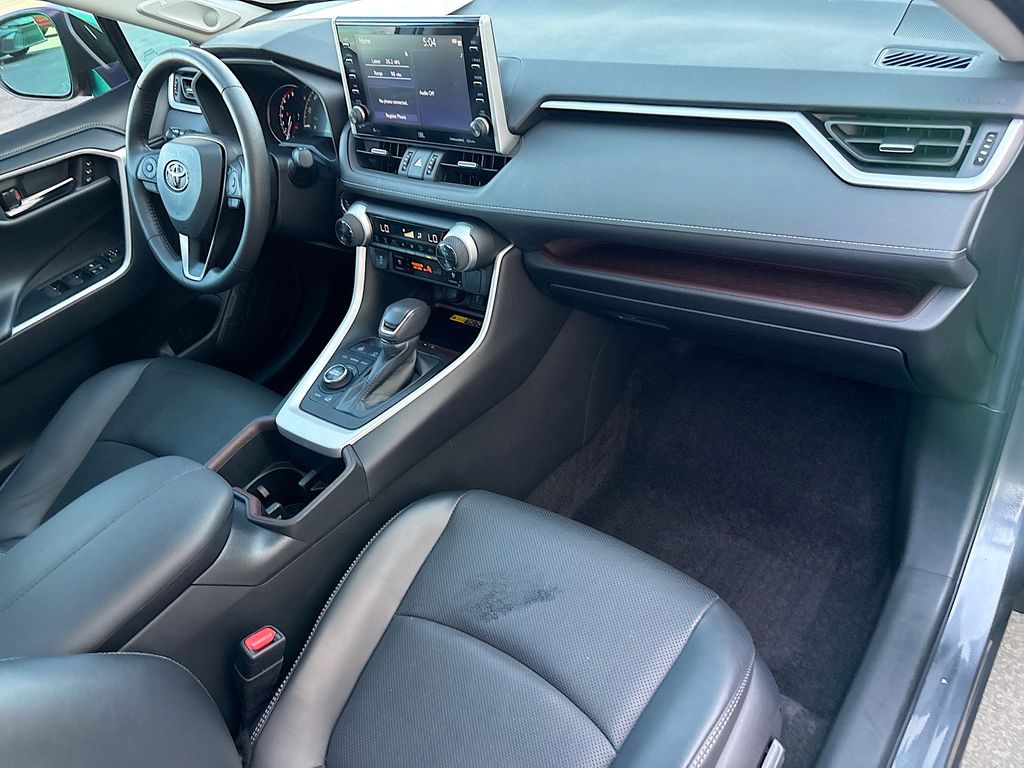 2022 Toyota RAV4 Limited - Photo 17