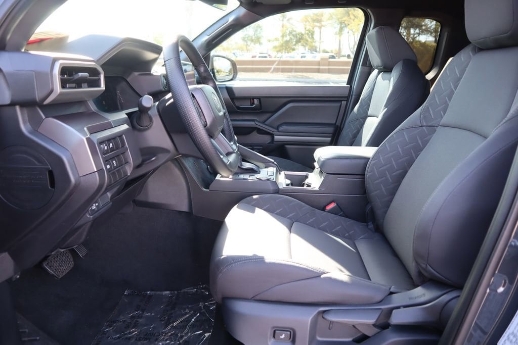 2026 Toyota Tacoma SR5 - Photo 18