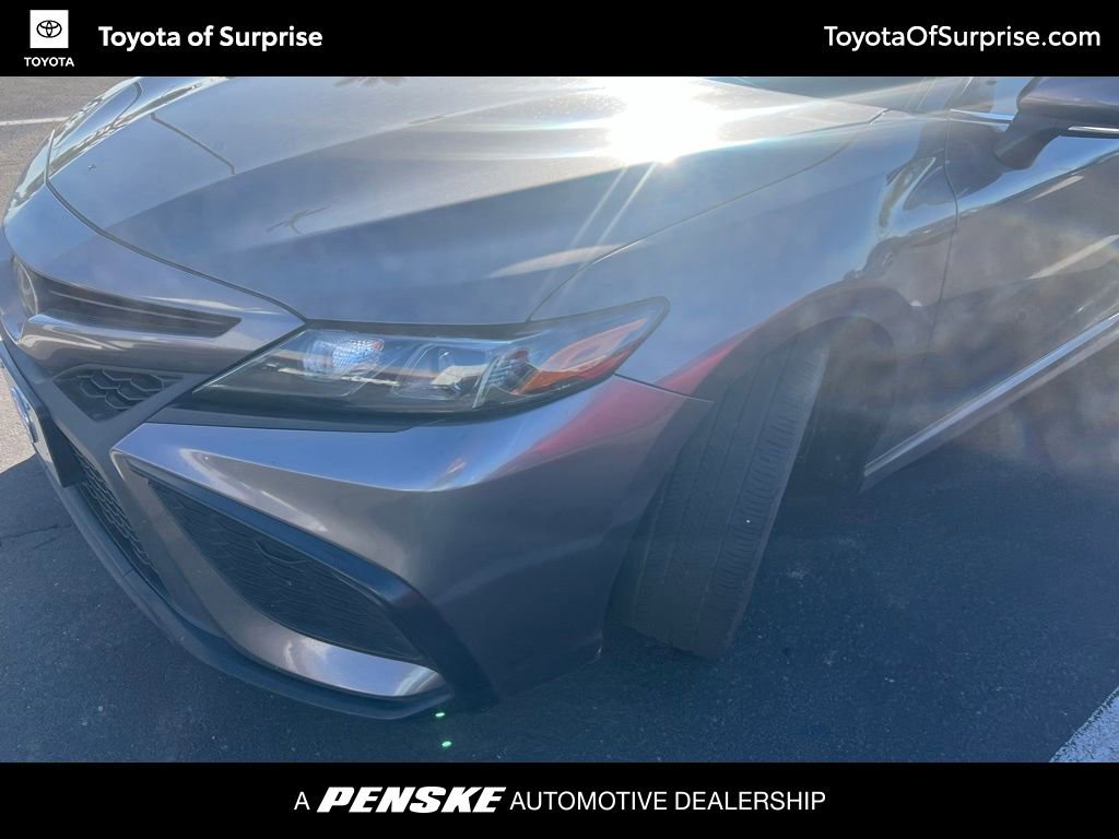 2024 Toyota Camry SE's photo