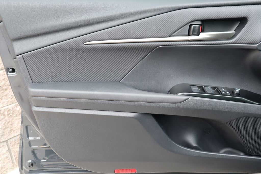 2026 Toyota Camry SE - Photo 23