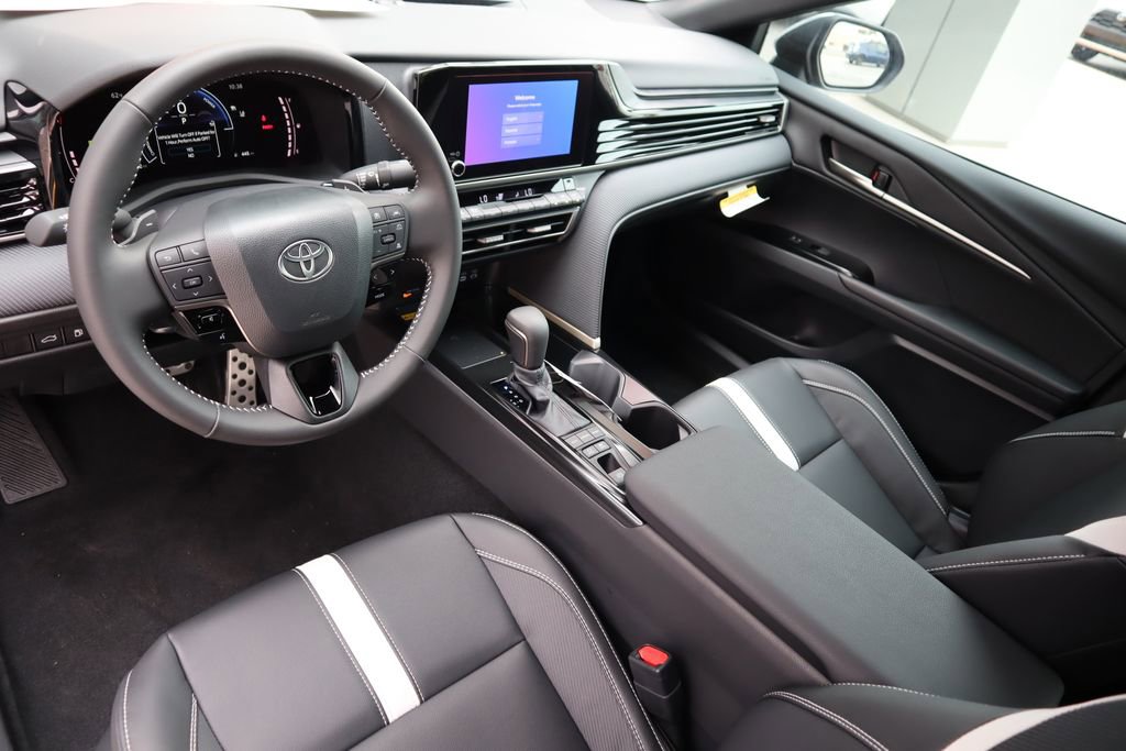 2026 Toyota Camry SE - Photo 9
