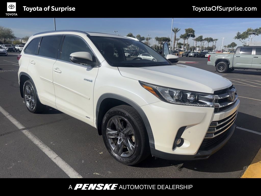 2019 Toyota Highlander Limited Platinum's photo