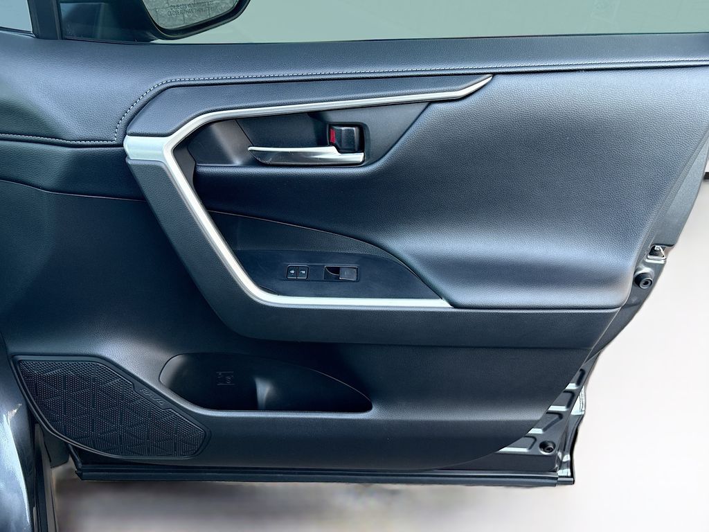 2022 Toyota RAV4 Limited - Photo 25