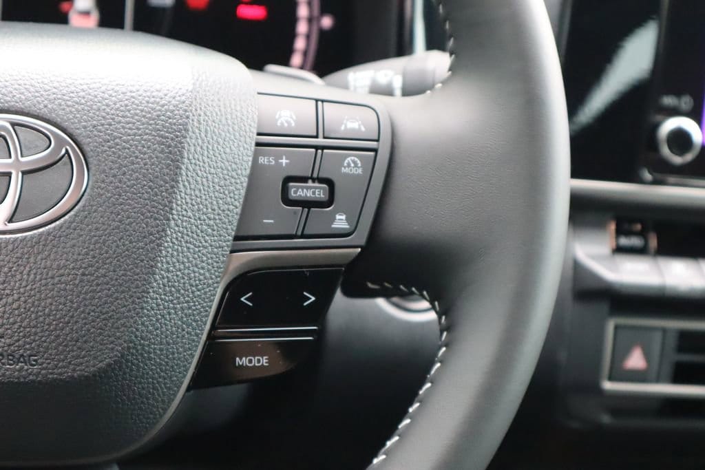 2026 Toyota Camry SE - Photo 12