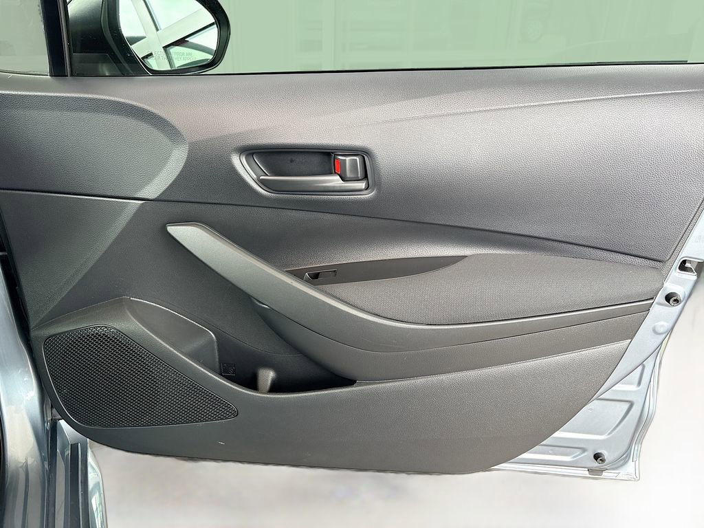 2025 Toyota Corolla LE - Photo 24