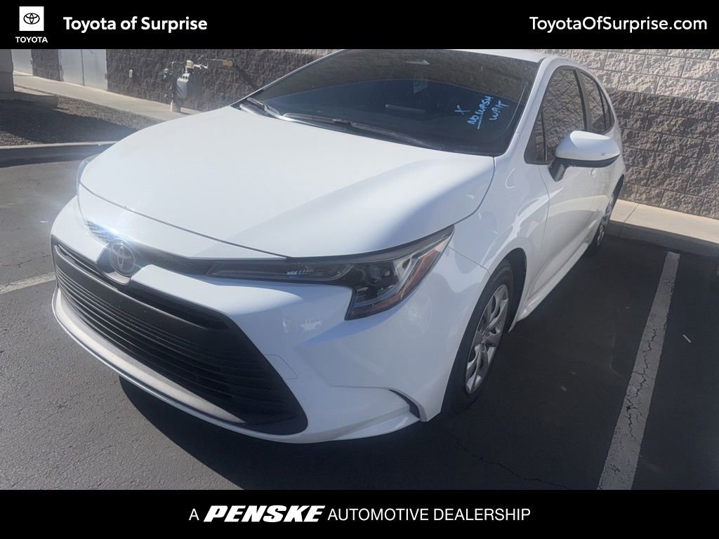 2024 Toyota Corolla LE's photo