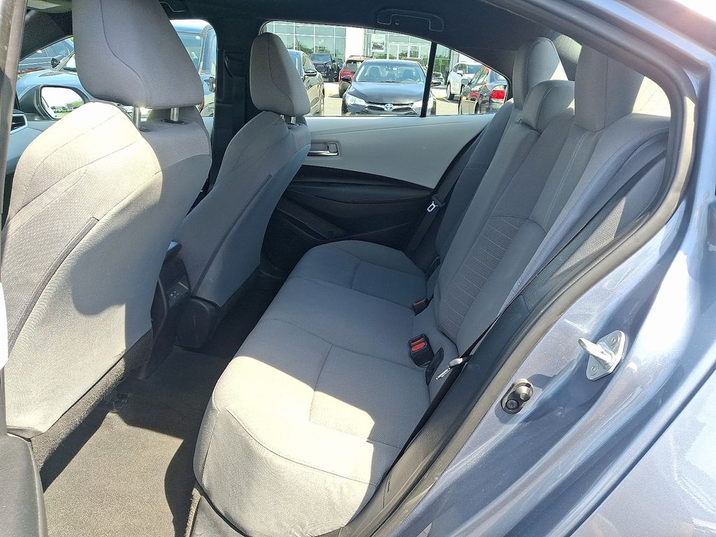 2025 Toyota Corolla SE - Photo 10