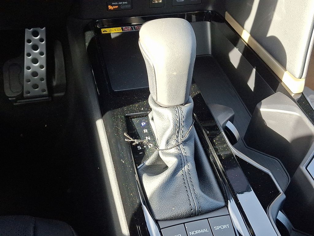 2025 Toyota Camry XSE - Photo 9
