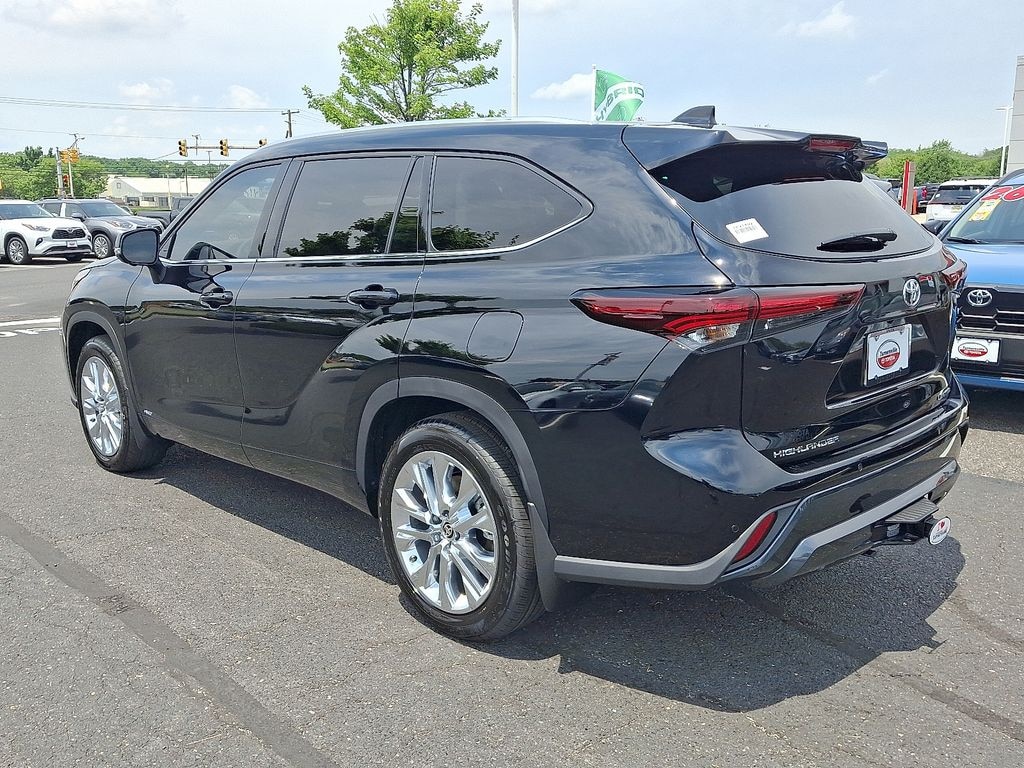 Used 2026 Toyota Highlander Hybrid Limited SUV