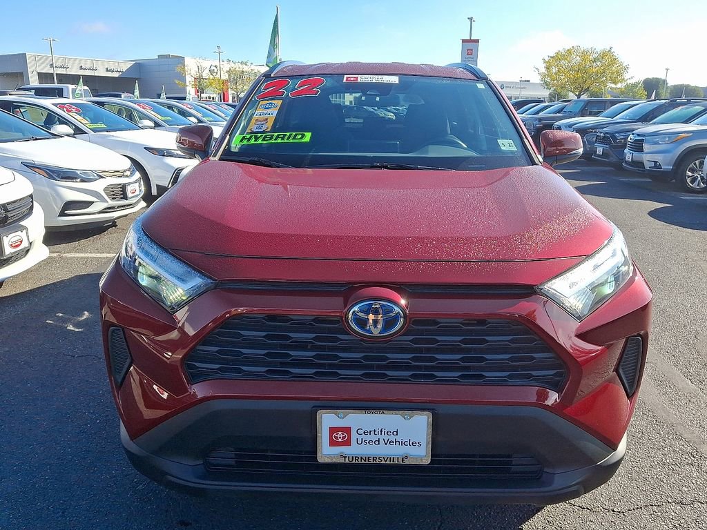 2022 Toyota RAV4 Hybrid XLE photo 2