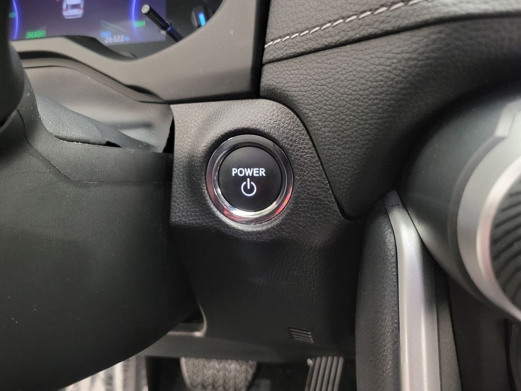 2025 Toyota RAV4 XLE - Photo 44