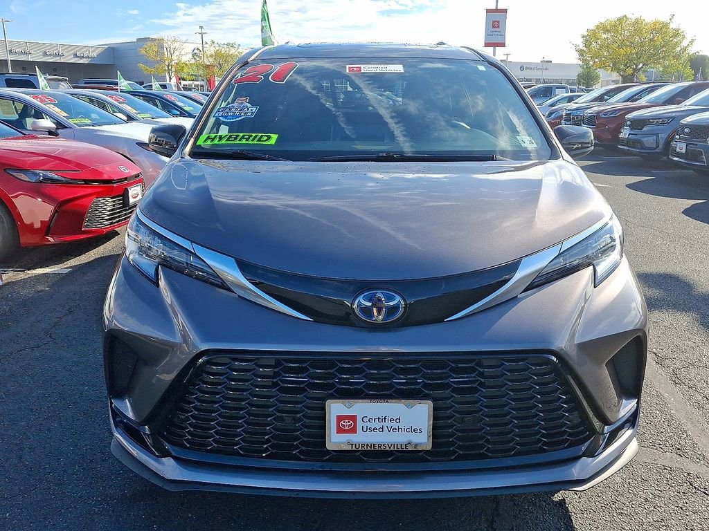 2021 Toyota Sienna XSE photo 2