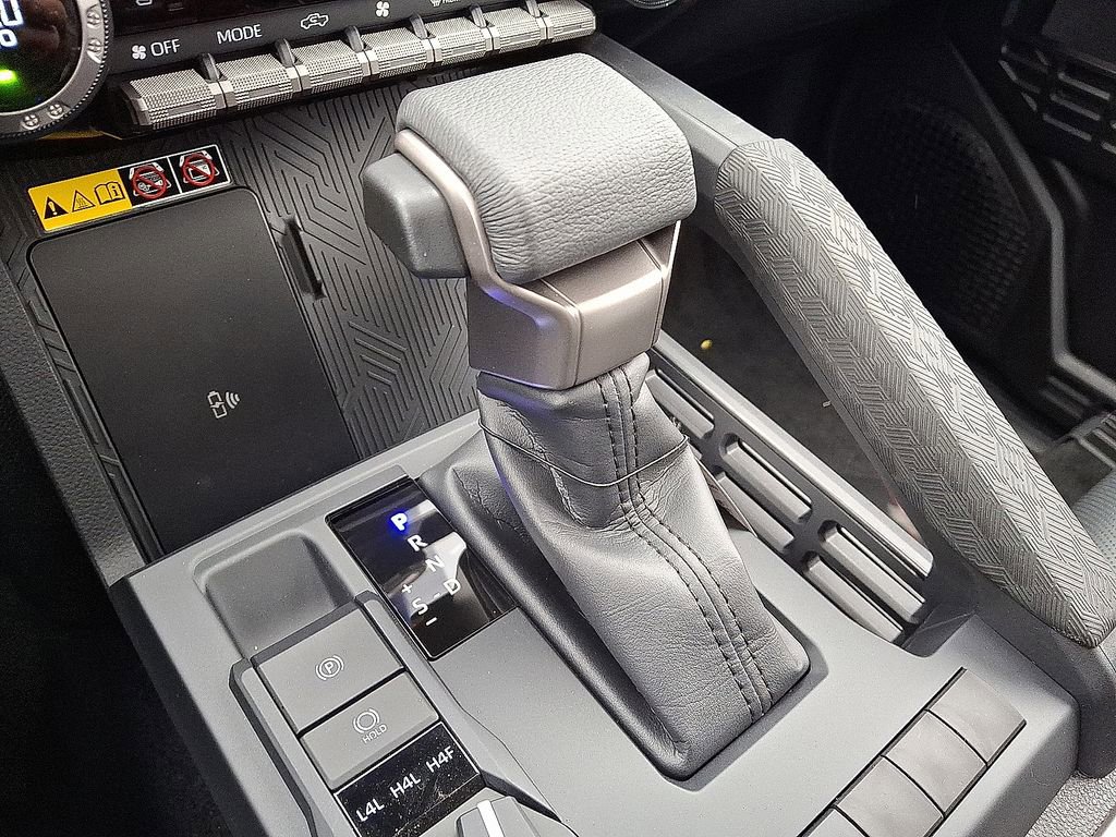2026 Toyota Tacoma Limited - Photo 7