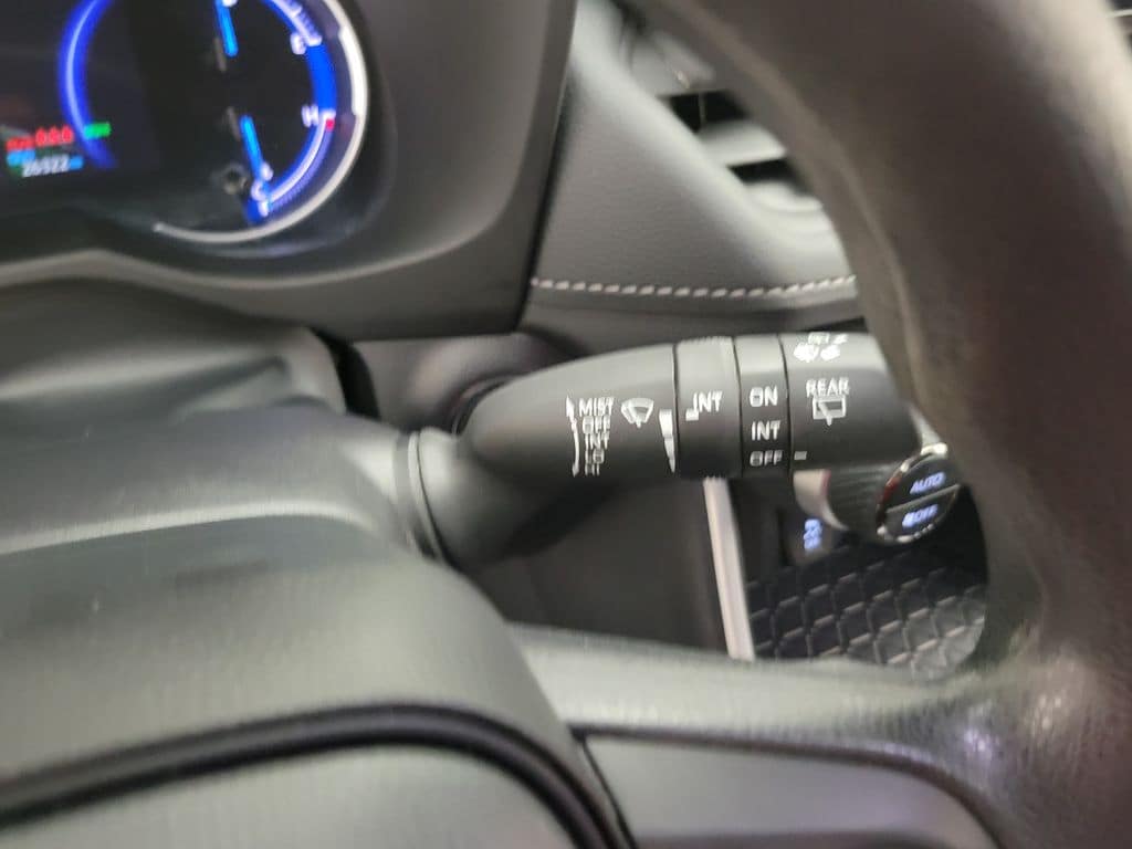 2025 Toyota RAV4 XLE - Photo 35