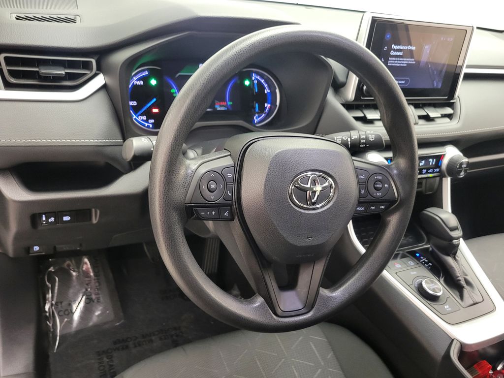 2025 Toyota RAV4 XLE - Photo 26