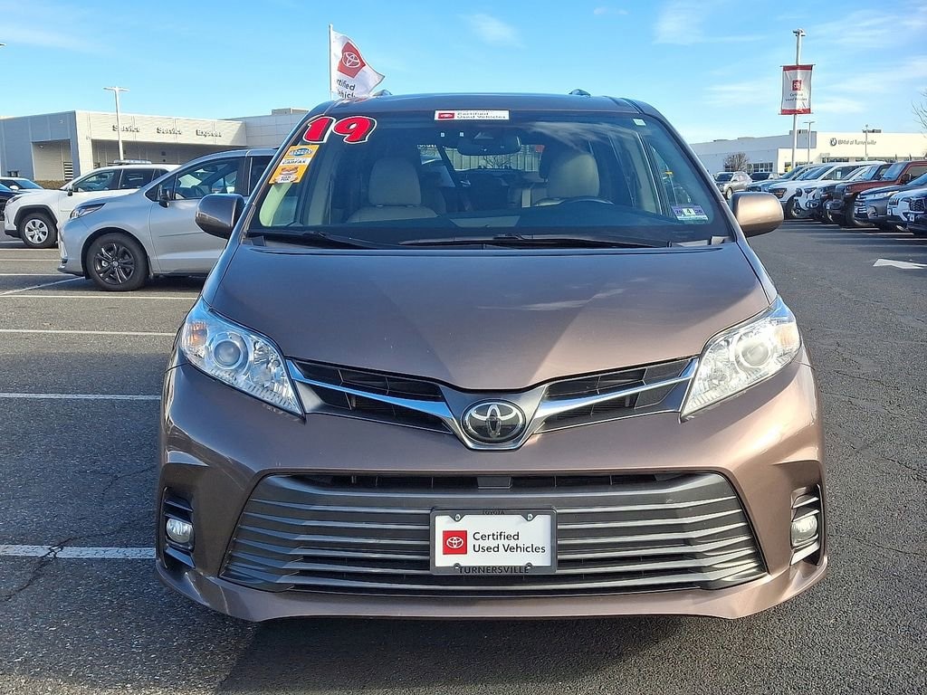 Certified 2019 Toyota Sienna XLE Van