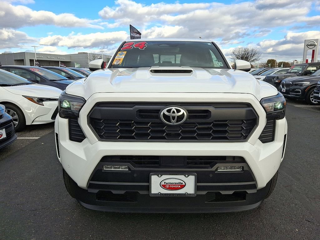 2024 Toyota Tacoma TRD Sport photo 2