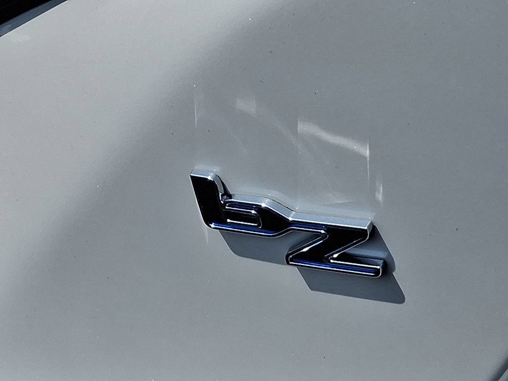 2026 Toyota bZ XLE - Photo 11