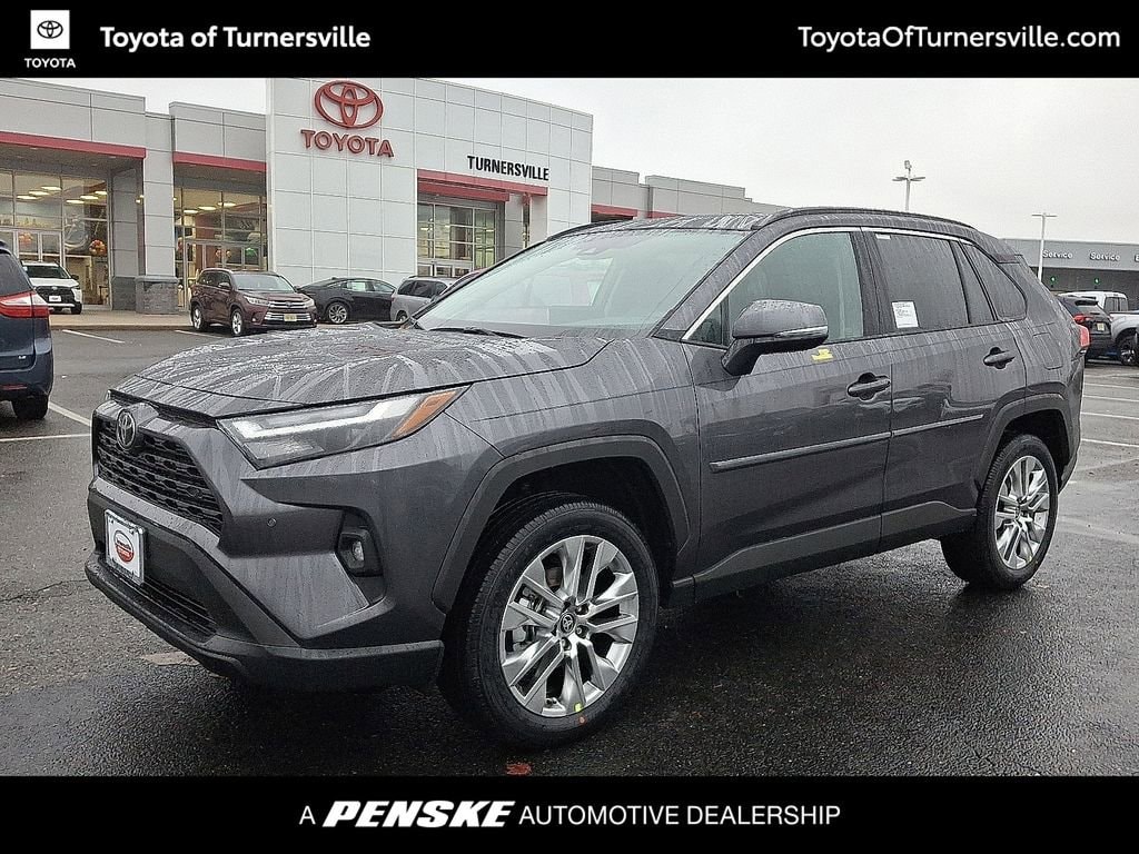 2025 Toyota RAV4 XLE Premium's photo