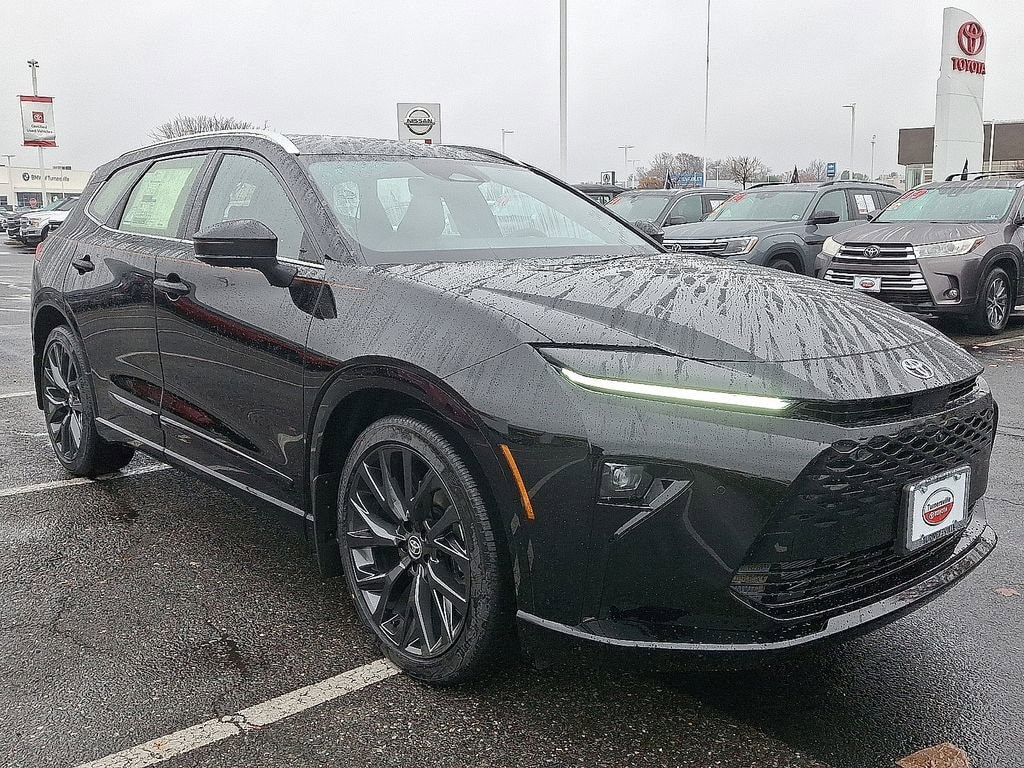 New 2025 Toyota Crown Signia Limited LIMITED