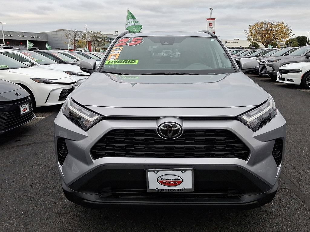 2025 Toyota RAV4 Hybrid XLE photo 2