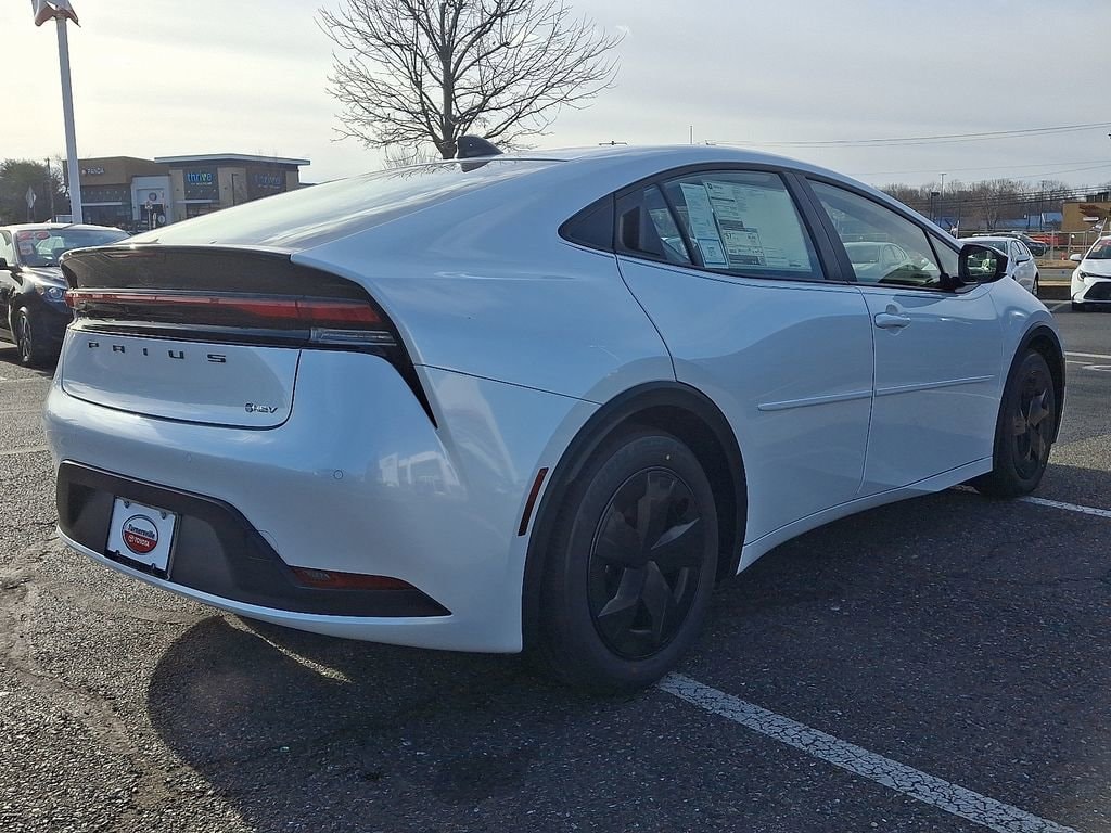 New 2026 Toyota Prius LE LE