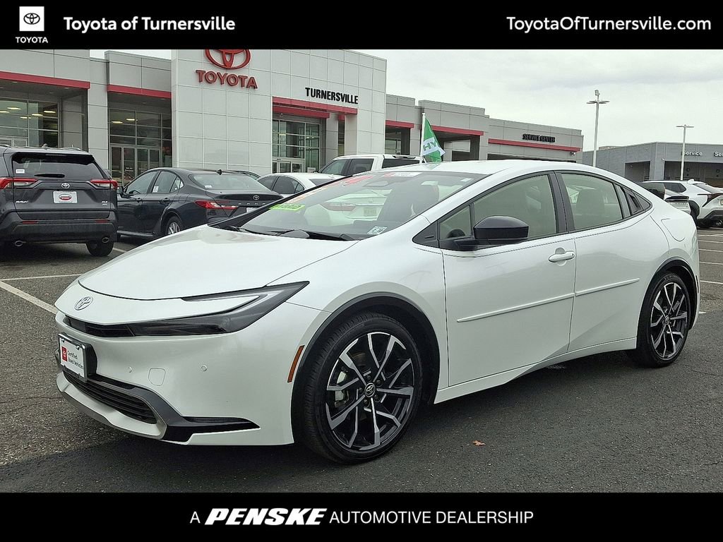 2024 Toyota Prius Prime XSE's photo