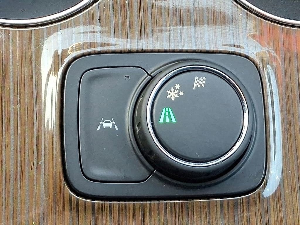 2023 GMC Acadia SLE - Photo 26