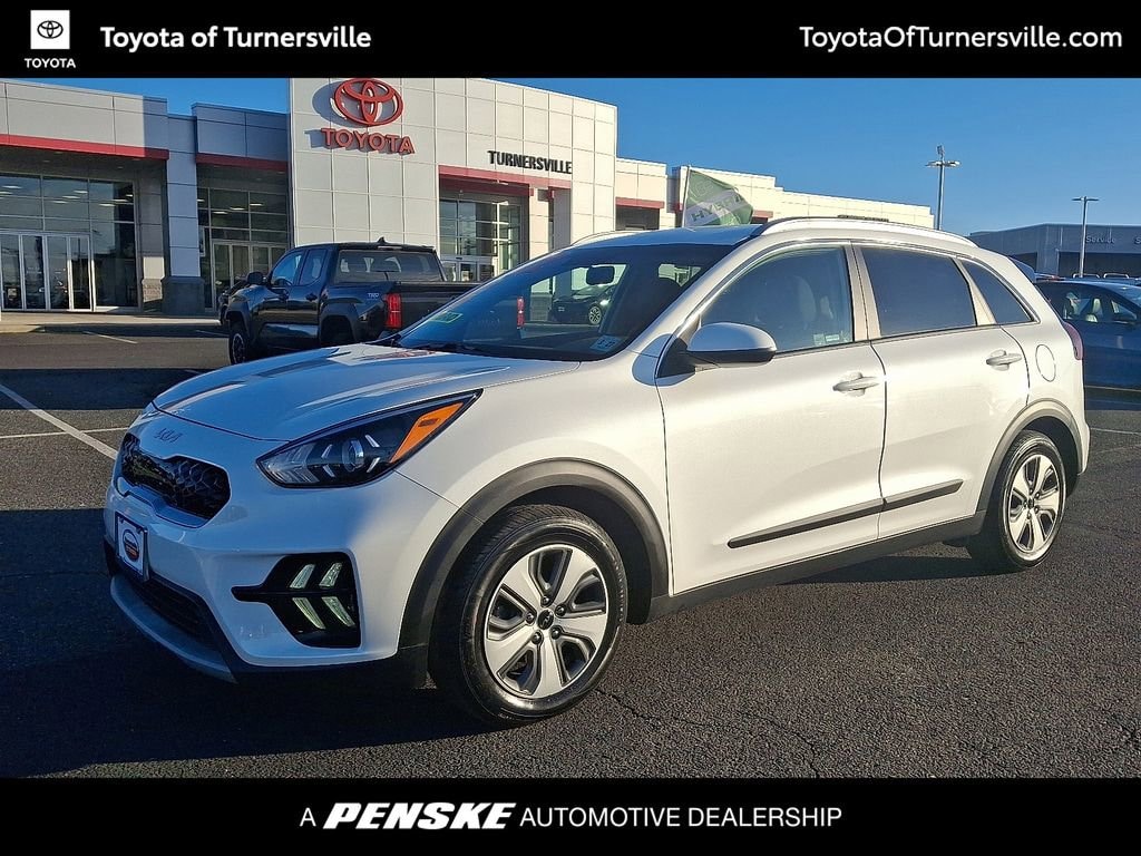Used 2022 Kia Niro LX SUV